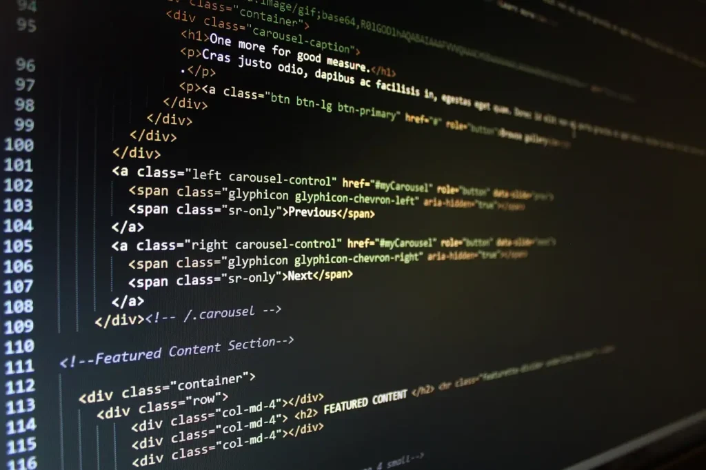 zdjęcie na którtym widać kod HTML z tagami ważnymi dla pierwszego miejsca w google